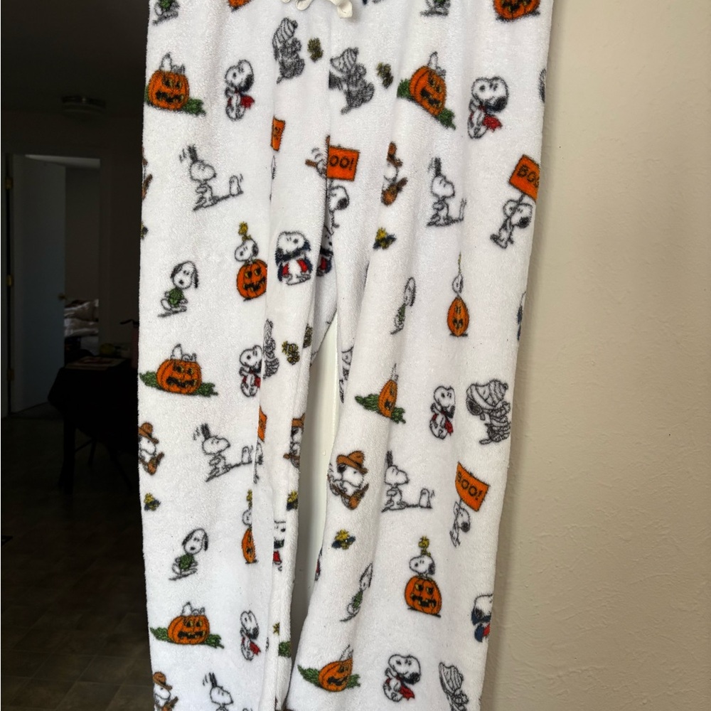 Peanuts White Pajama Pants with Snoopy Design